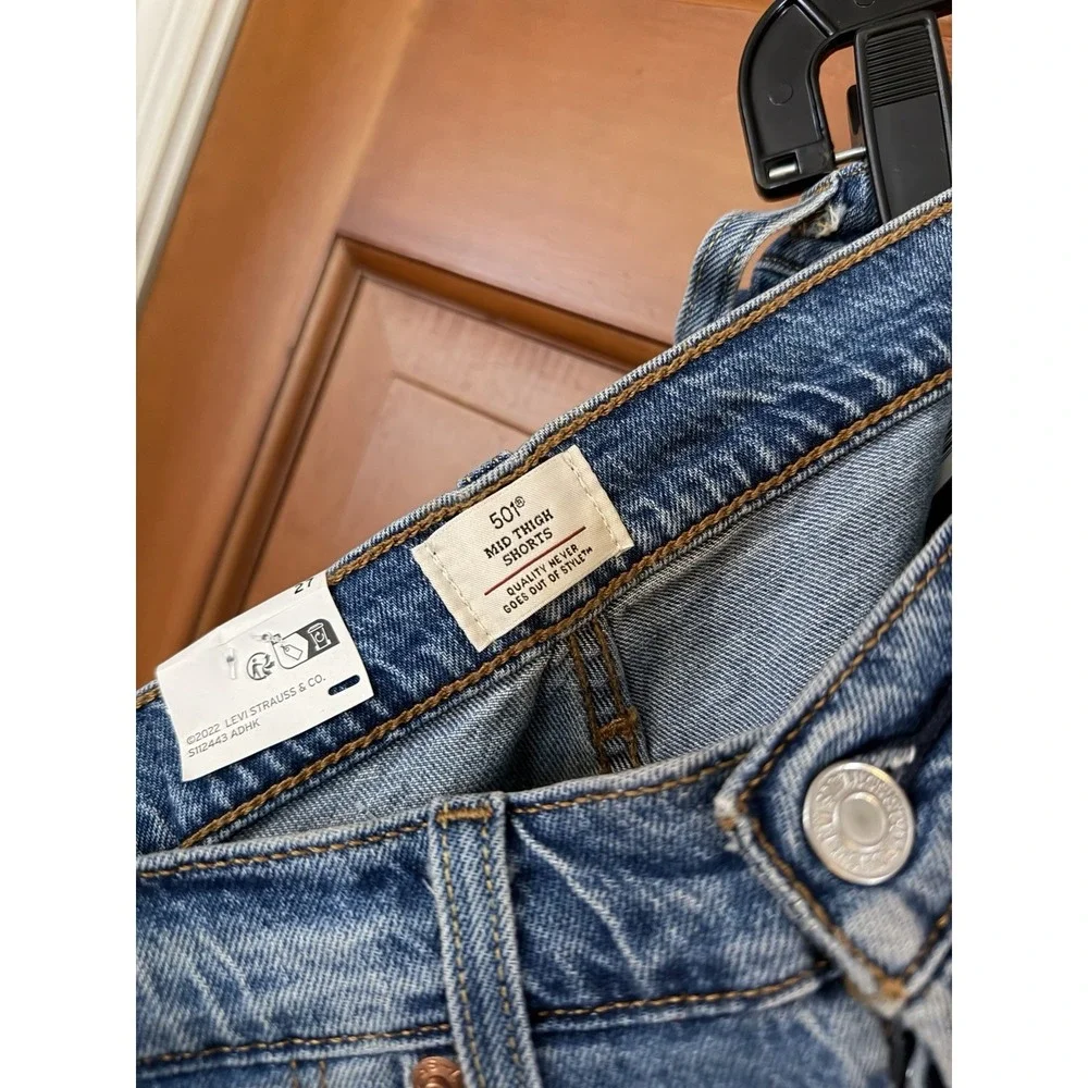 Women's Levi's 501 Mid-Thigh Denim Shorts High-Rise Size 27 NWT